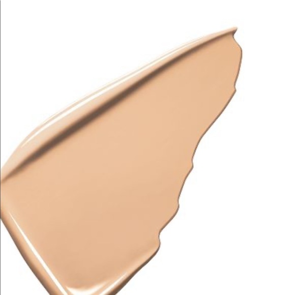 L'Oreal Infallible Pro-Glow Foundation Normal/Dry Skin with SPF 15 - Picture 8 of 12